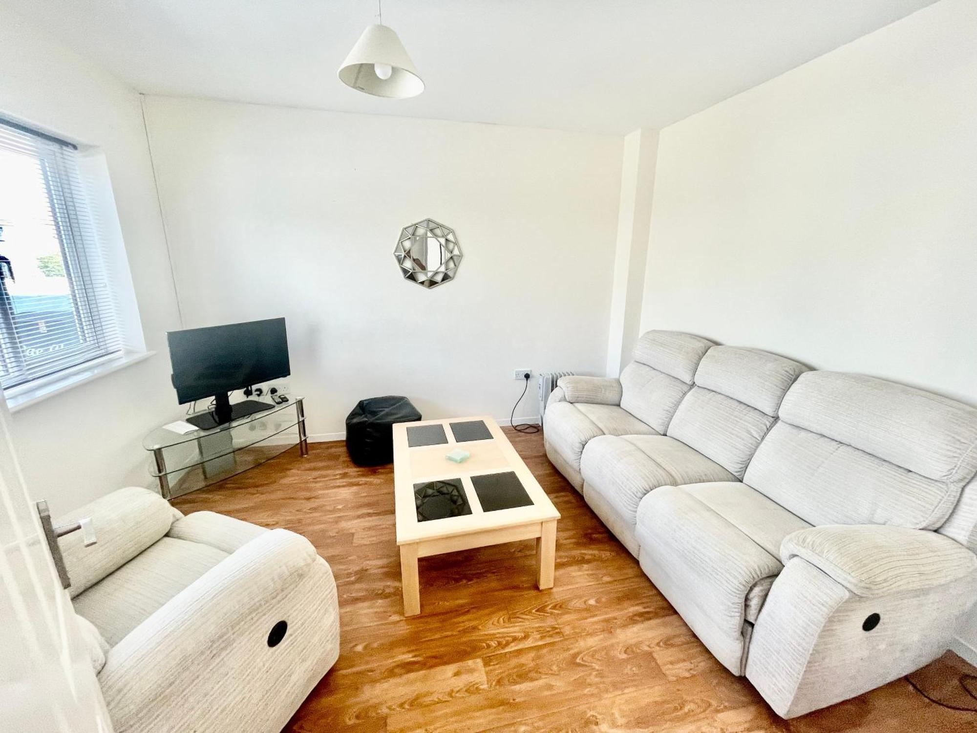 Cae Glas Apartments Holyhead Esterno foto