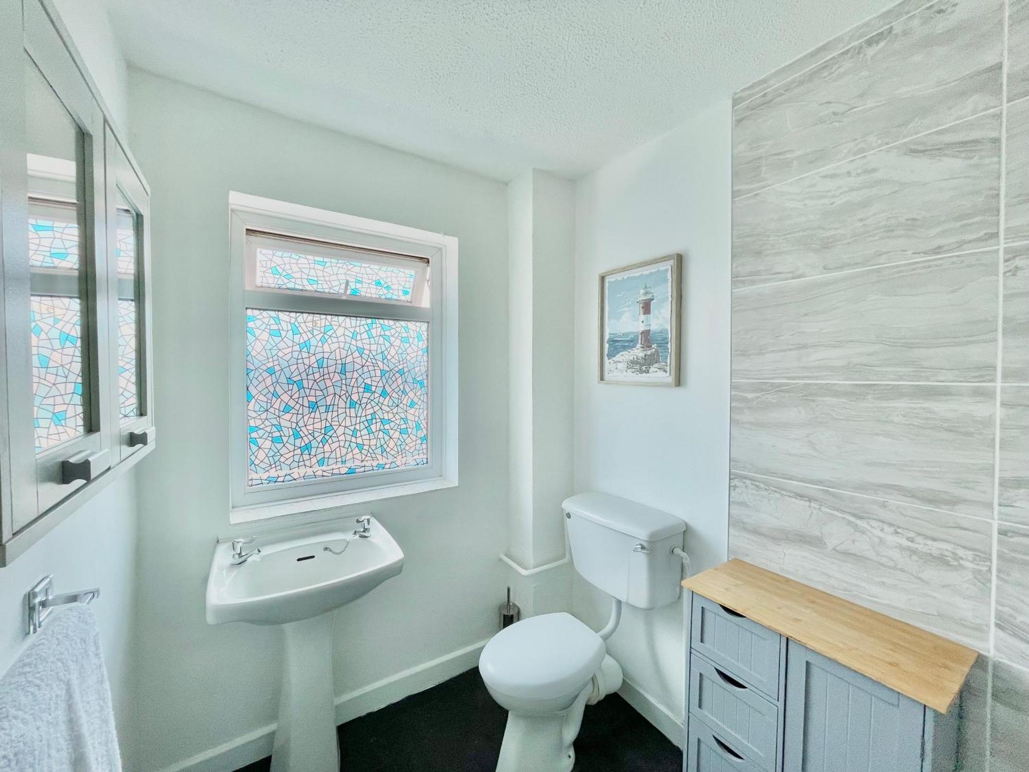 Cae Glas Apartments Holyhead Esterno foto