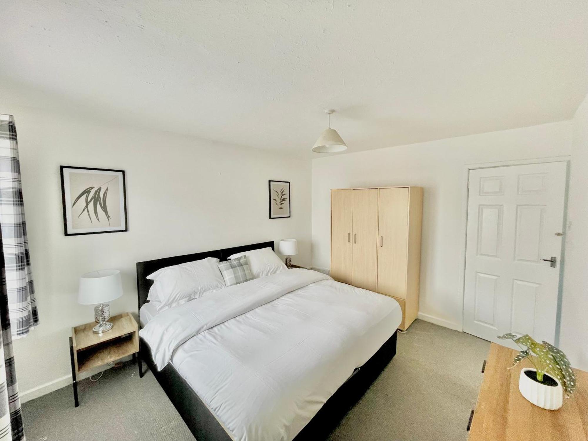 Cae Glas Apartments Holyhead Esterno foto